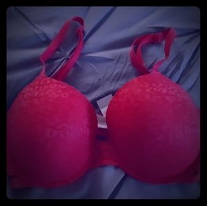 Victoria's secret t-shirt bra NEVER WORN